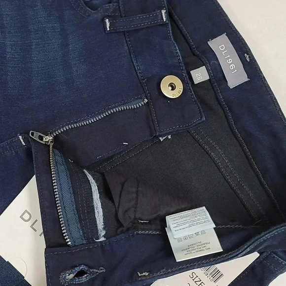 DL1961 Amanda Petite Low- Rise Skinny In Moscow - Picture 9 of 13